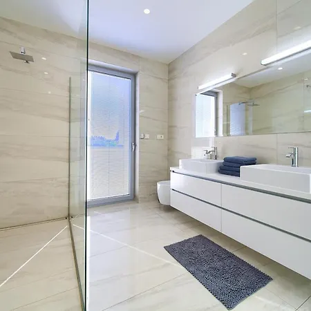 Sia Villa *