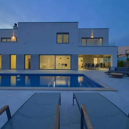 Sia Villa *