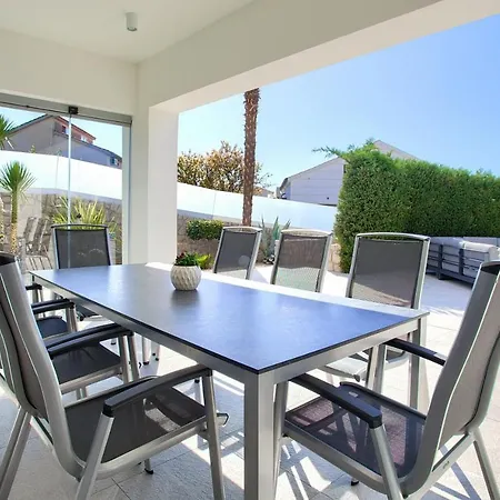 Sia Villa *